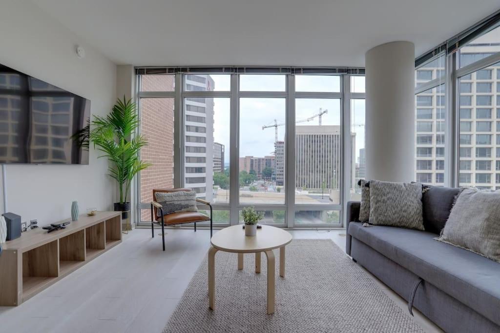 Wonderful 2Br Apartment At Crystal City Арлингтон Экстерьер фото