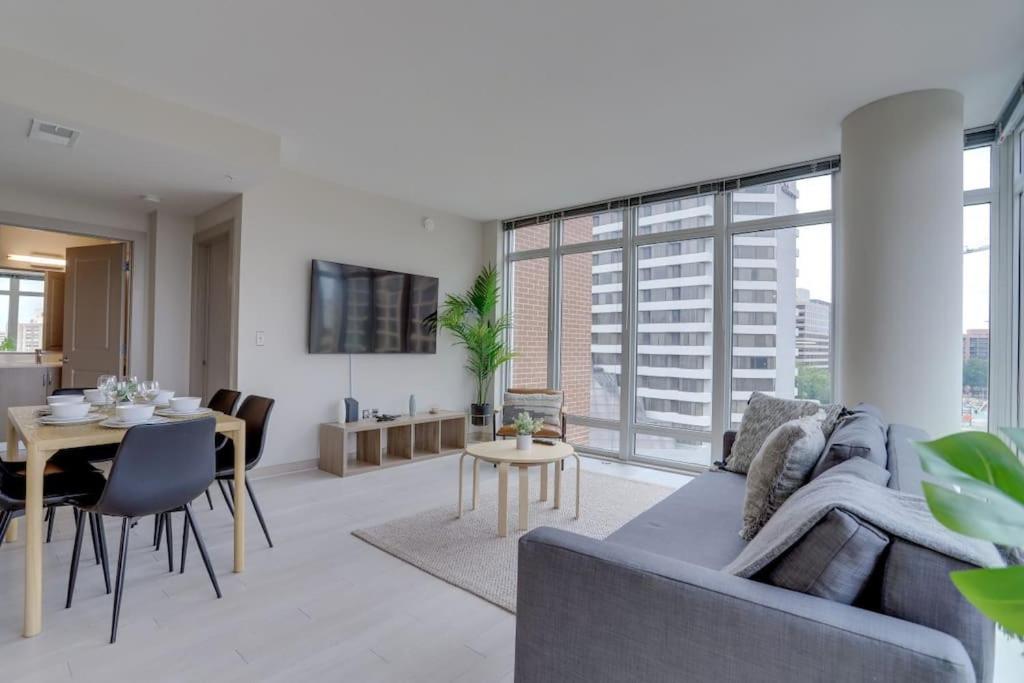 Wonderful 2Br Apartment At Crystal City Арлингтон Экстерьер фото